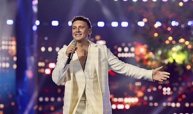 Cumhuriyet In 100 Yilina Muhtesem Kutlama 8404.jpg