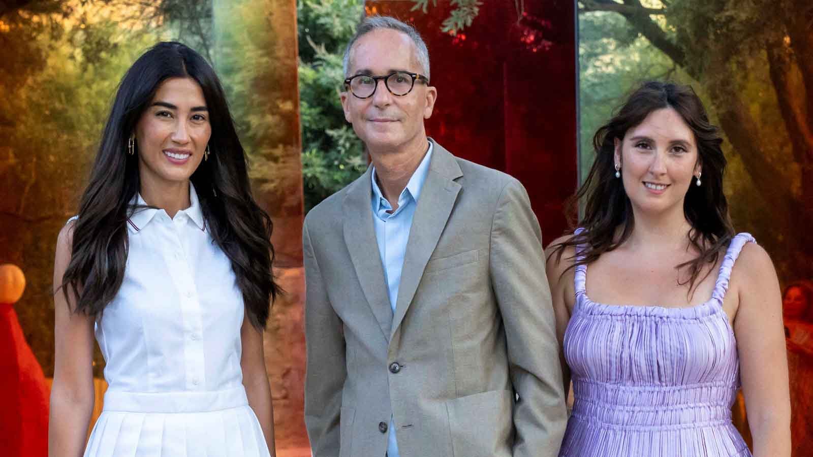 Zeytinlikte sanat earth remembers heykel sergisi doğayla bütünleşiyor