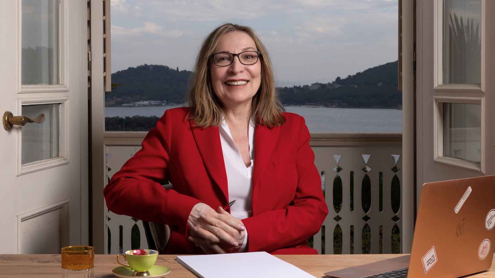 Maço Yönetim Kültürüne Karşı Bir Hikâye: Ayşe Nazmiye Uça’nın 26 Yıllık İş Yolculuğu